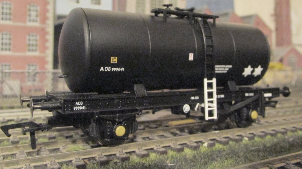 Heljan Tank Wagon Broad Photo