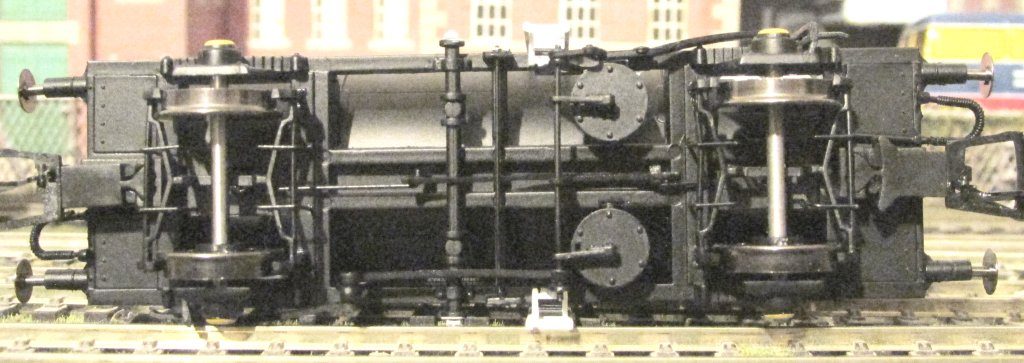 Undercarriage Photo of Heljan Tank Wagon